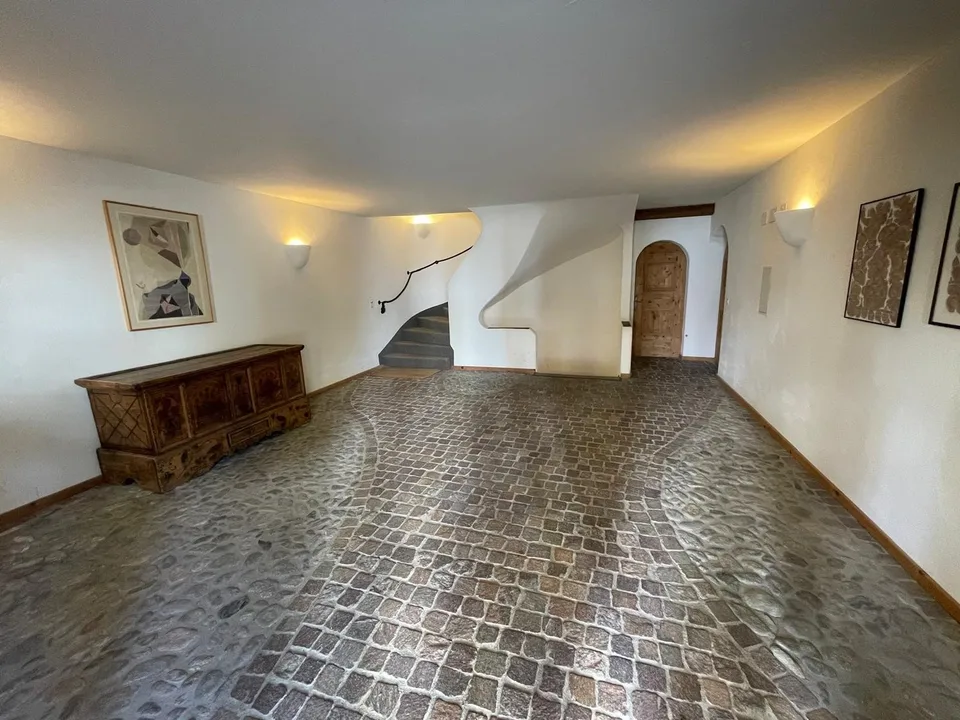 In Celerina an absolut ruhiger Lage heimeliges 1-Zimmer-Appartement zu verkaufen