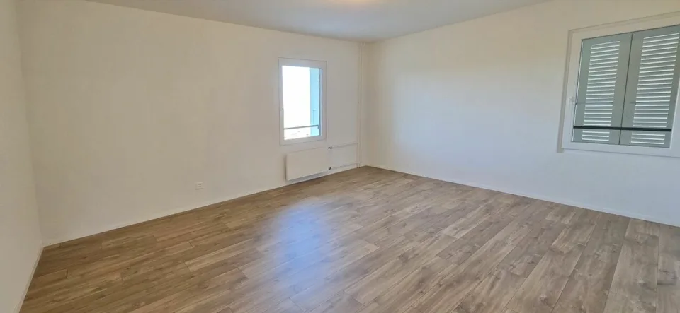 Schönes renoviertes 4,5-Zimmer-Apartment mit Balkon in Montet