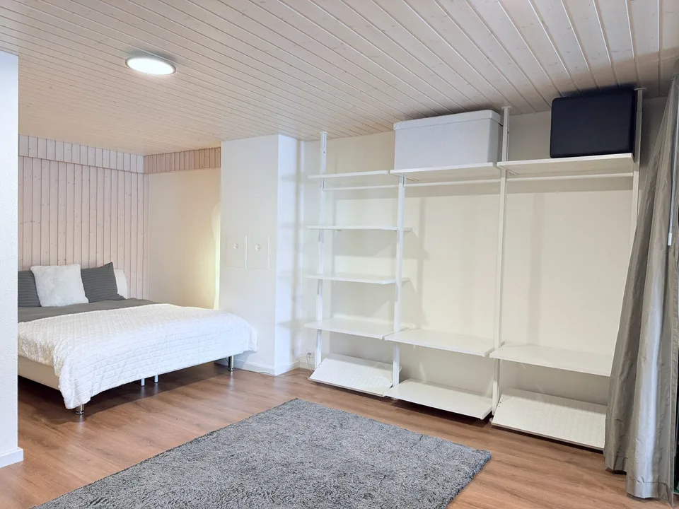 Loft arredato 1,5 locali — speciale per studenti — a 8 minuti di treno da Delémont (HE-Arc)