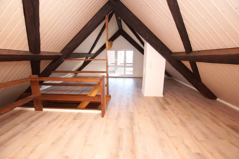 Grosszügige 4.5 Zimmerwohnung im umgebauten Bauernhaus