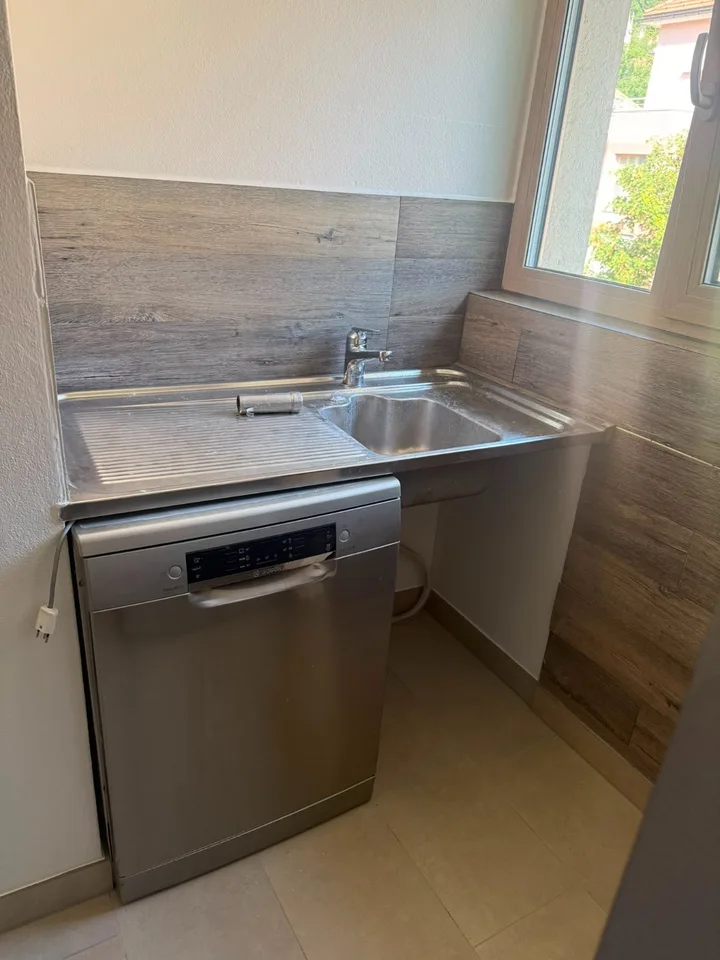 Charmantes 3-Zimmer-Wohnung komplett renoviert