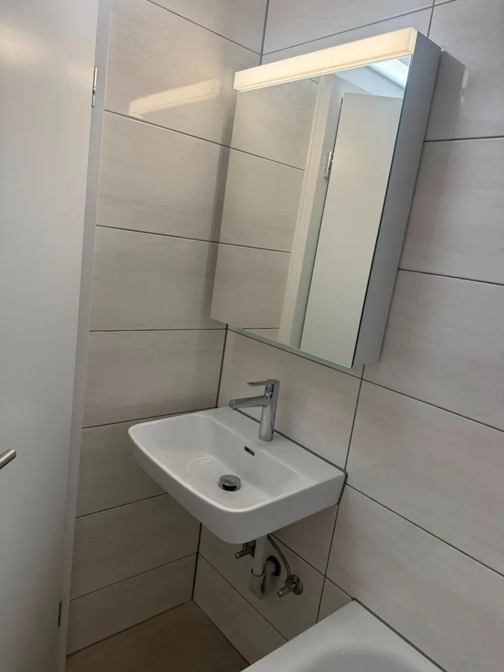 Charmantes 3-Zimmer-Wohnung komplett renoviert