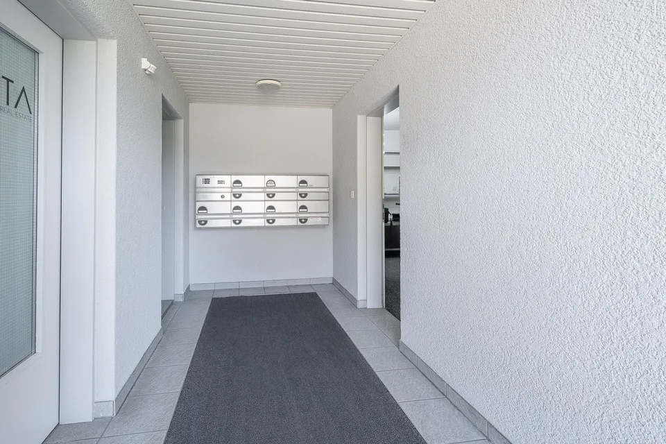 Espace polyvalent avec potentiel pour un appartement attractif