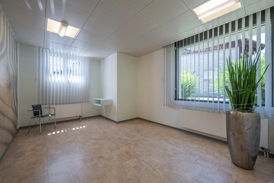 Espace polyvalent avec potentiel pour un appartement attractif