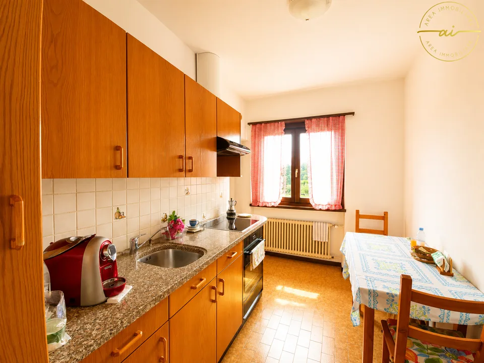 CASA INDIPENDENTE CON AMPIO TERRENO EDIFICABILE