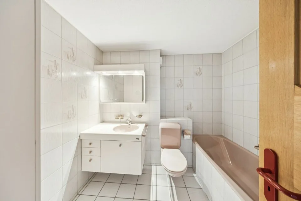 Helle 4.5-Zimmer-Eigentumswohnung mit 2 Bädern & Balkon - ideal für junge Familien?