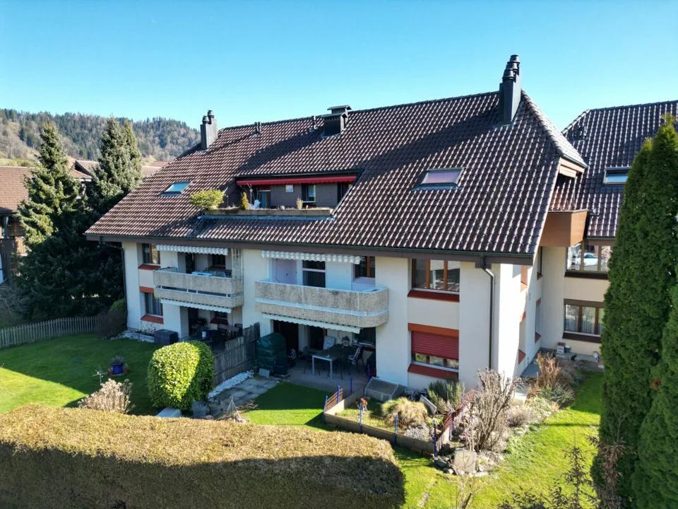 Helle 4.5-Zimmer-Eigentumswohnung mit 2 Bädern & Balkon - ideal für junge Familien?