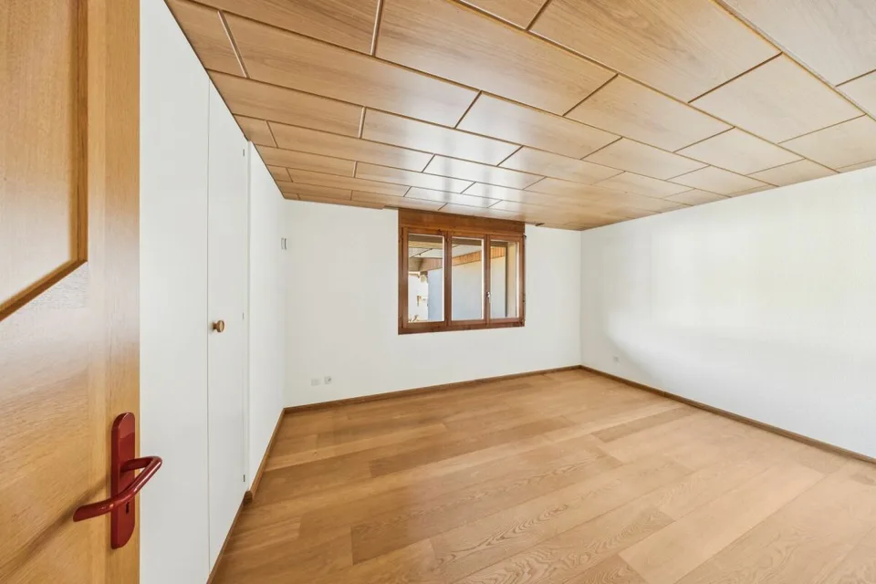 Helle 4.5-Zimmer-Eigentumswohnung mit 2 Bädern & Balkon - ideal für junge Familien?