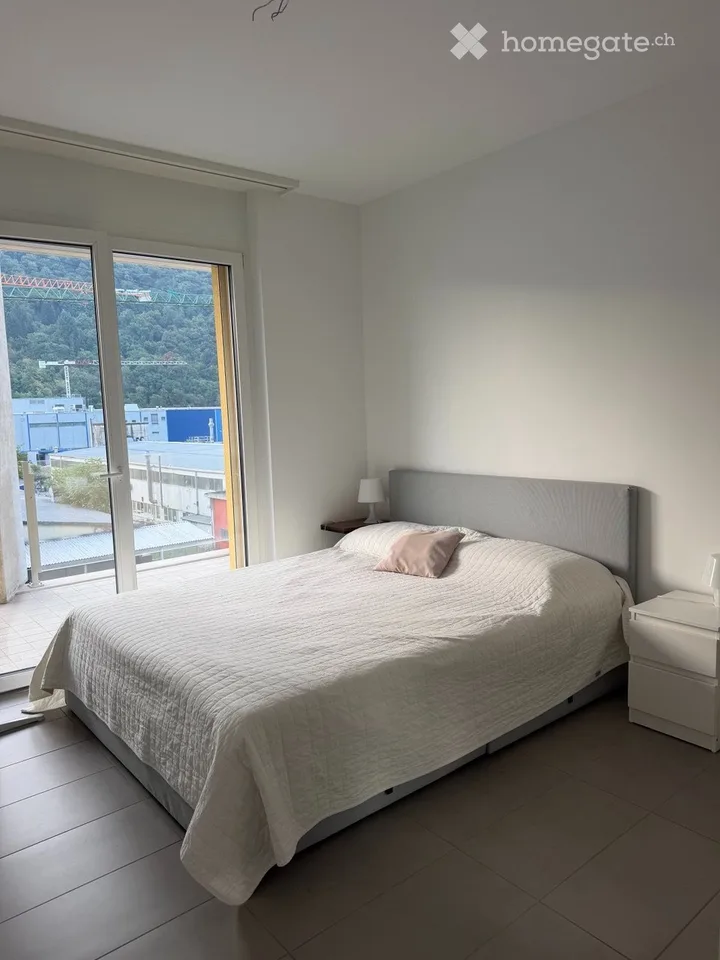 Wohnung 3,5 mit 2 Badezimmern und 2 Schlafzimmern + Garage