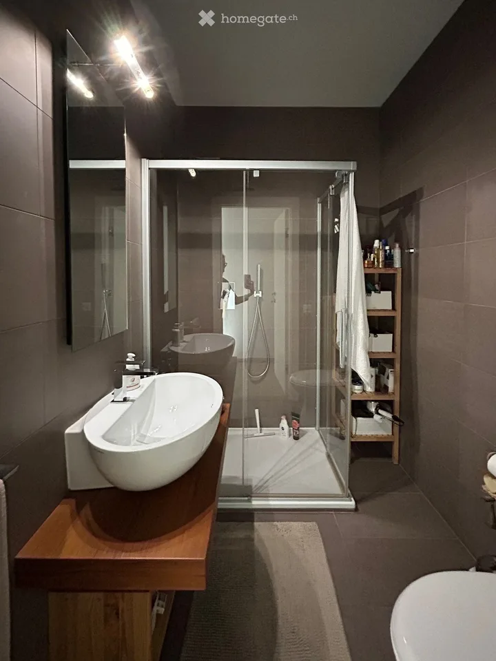 Helles 3.5-Zimmer-Apartment mit Balkon in Lugano
