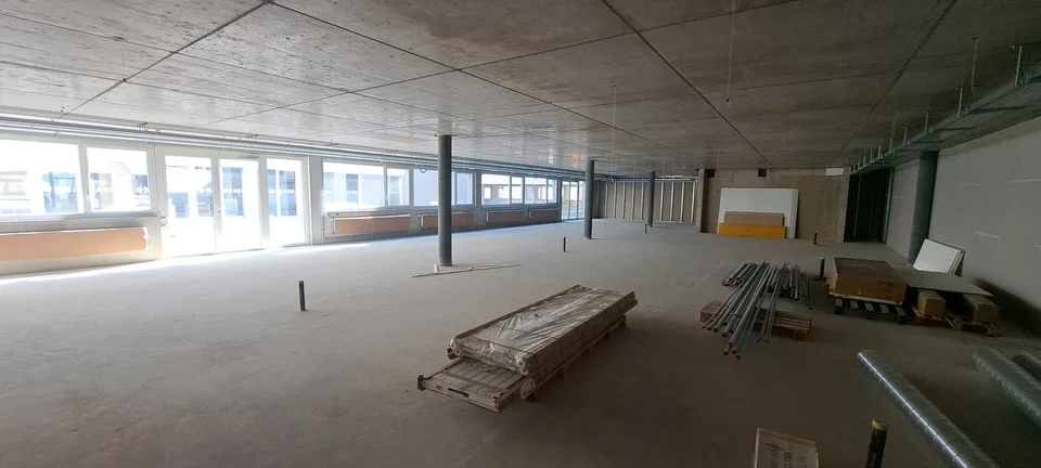 Local commercial, bureau et entrepôt / Gewerberaum, Büro und Lager