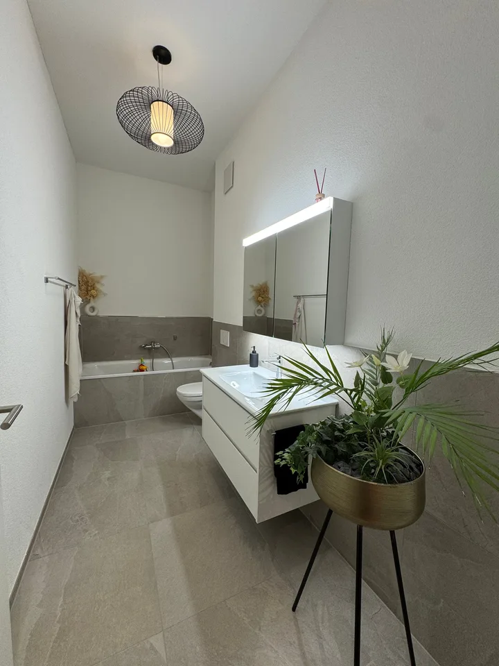 Appartement moderne 4.5 pièces avec balcon à Berg TG