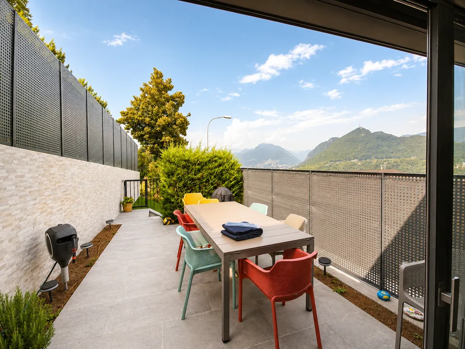 Bright apartment with terrace of 4.5 rooms in Agra – Panoramic view of the mountains