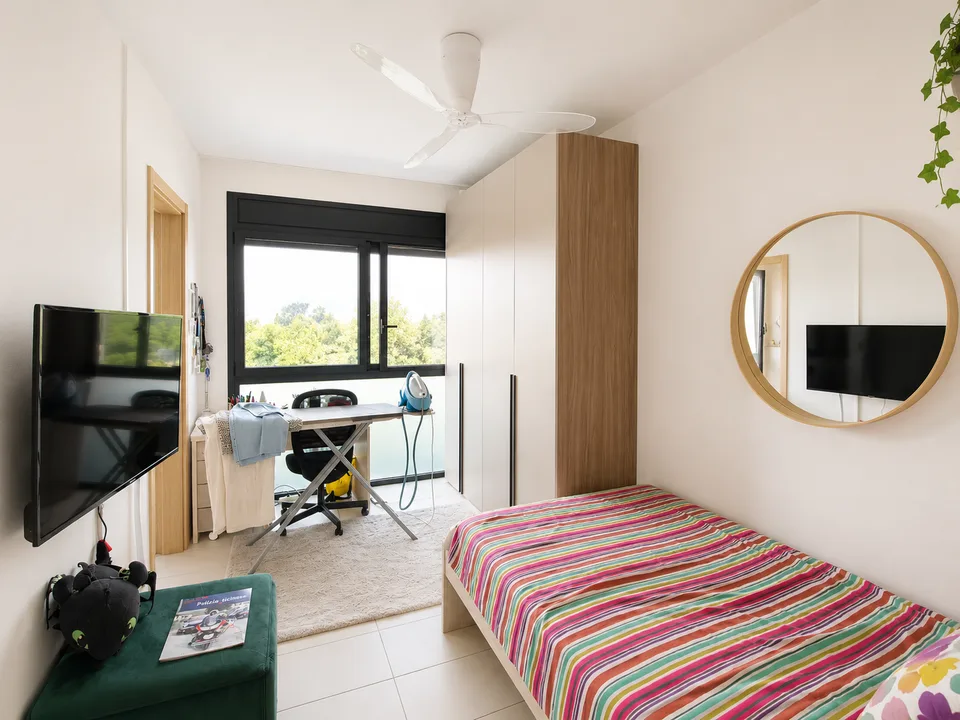 Bright apartment with terrace of 4.5 rooms in Agra – Panoramic view of the mountains