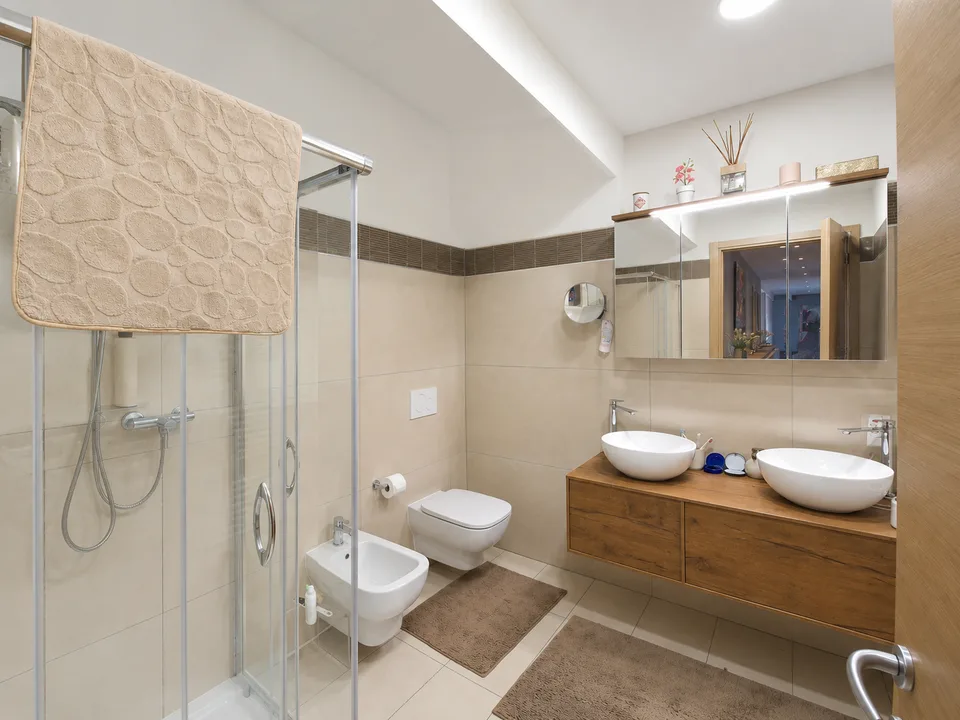 Bright apartment with terrace of 4.5 rooms in Agra – Panoramic view of the mountains