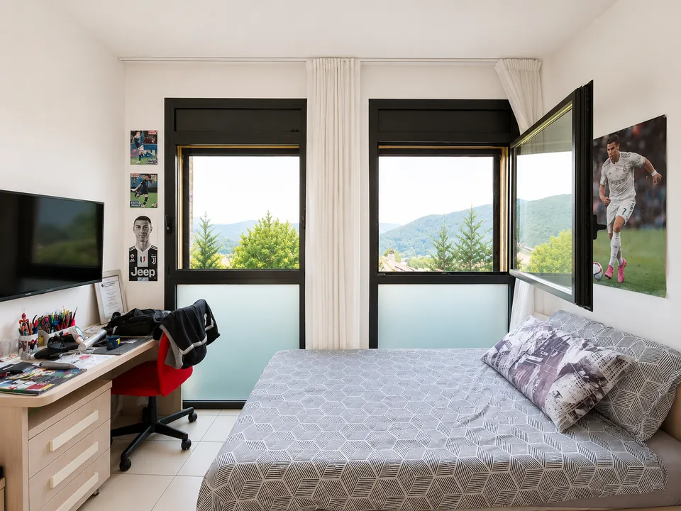 Bright apartment with terrace of 4.5 rooms in Agra – Panoramic view of the mountains