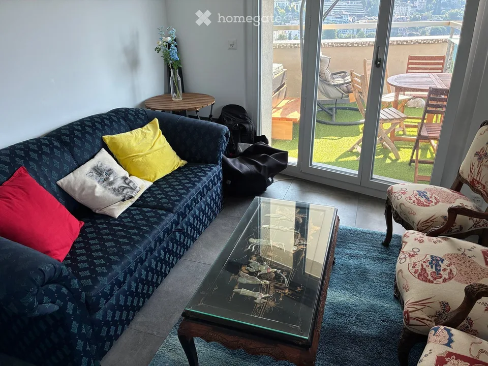 Stunning 13th-Floor 2.5-Room Apartment with Panoramic Lake & Mountain Views in Montreux