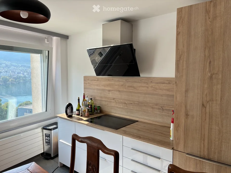 Stunning 13th-Floor 2.5-Room Apartment with Panoramic Lake & Mountain Views in Montreux