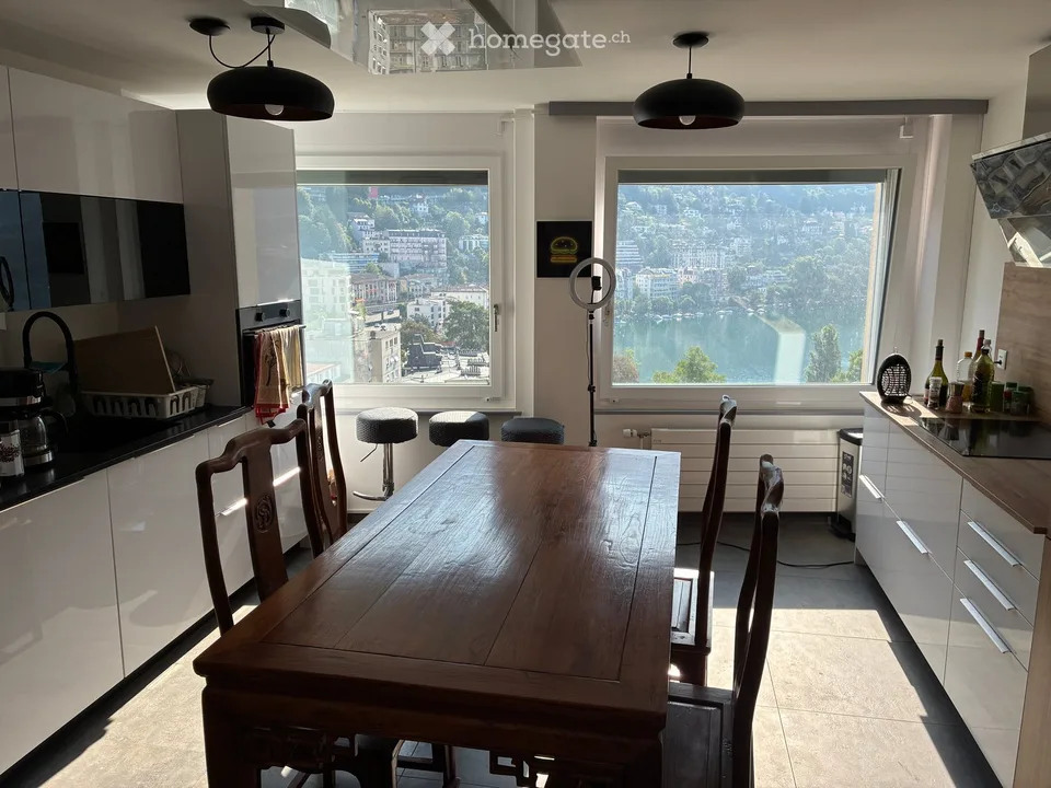 Stunning 13th-Floor 2.5-Room Apartment with Panoramic Lake & Mountain Views in Montreux