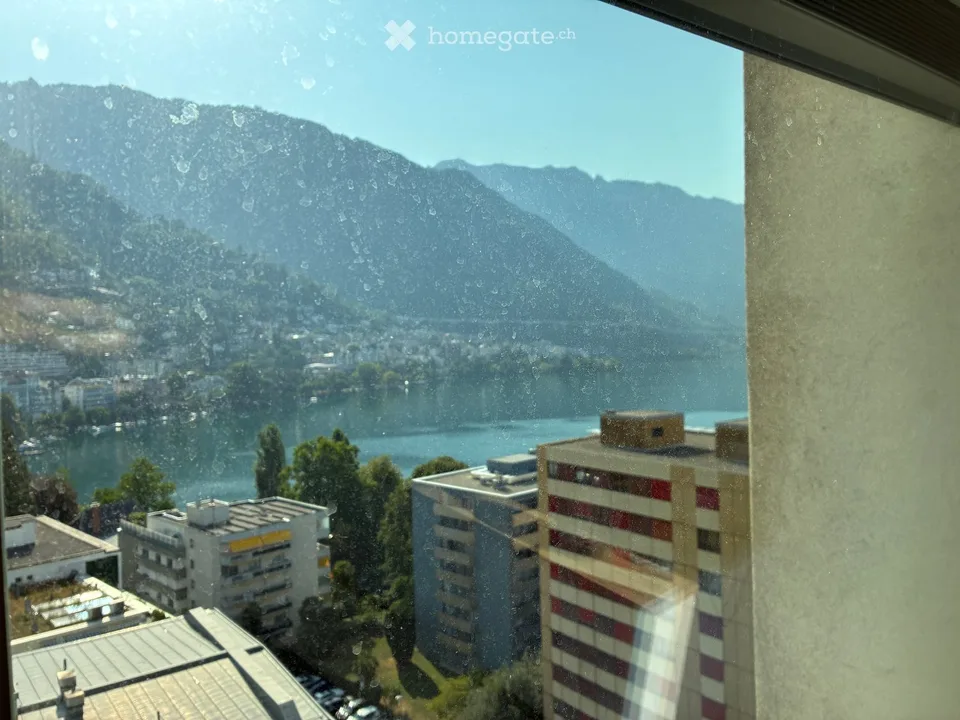 Stunning 13th-Floor 2.5-Room Apartment with Panoramic Lake & Mountain Views in Montreux