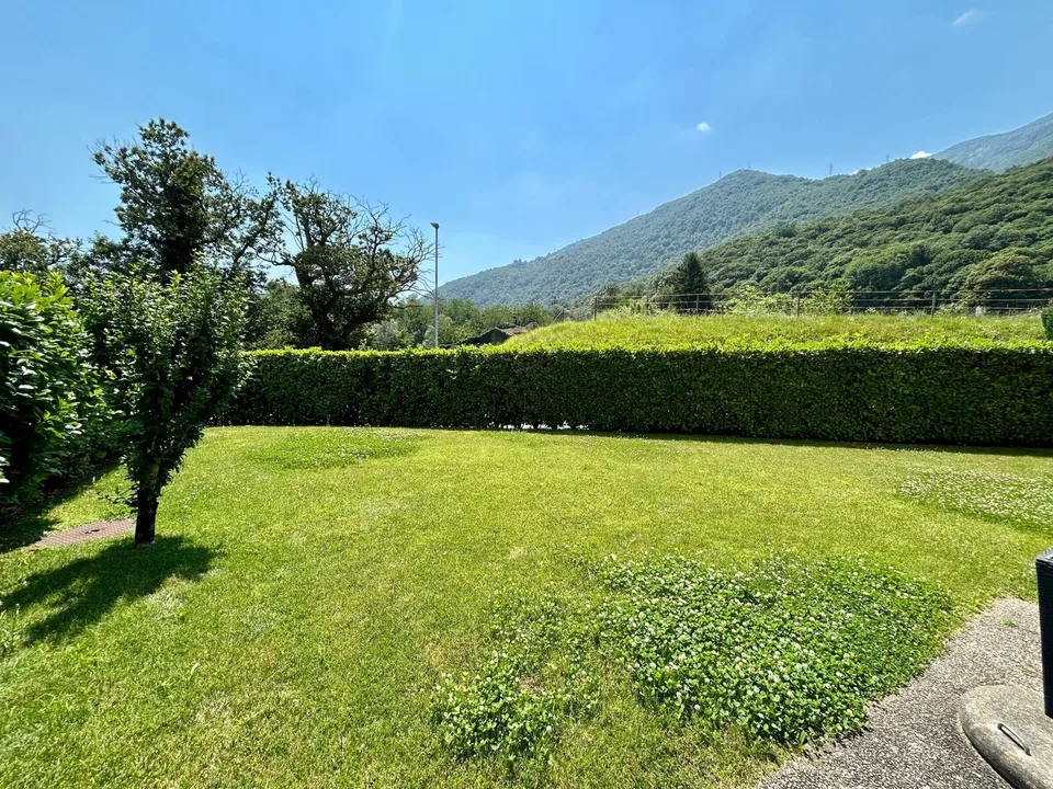 BELLISSIMA CASA DI 5.5 LOCALI CON GIARDINO A MEZZOVICO