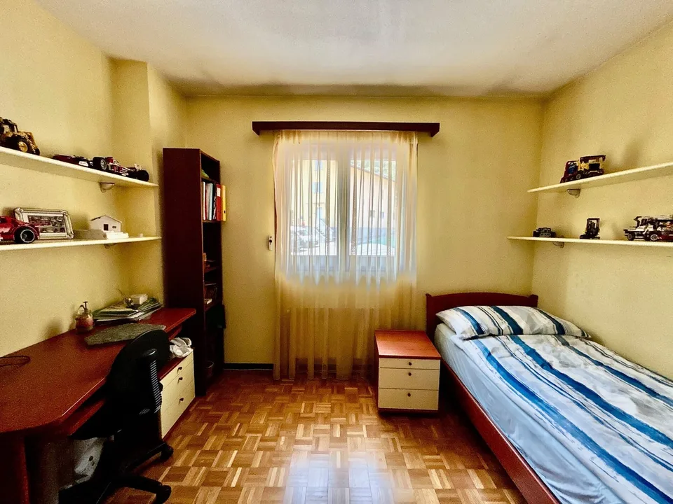 BELLISSIMA CASA DI 5.5 LOCALI CON GIARDINO A MEZZOVICO