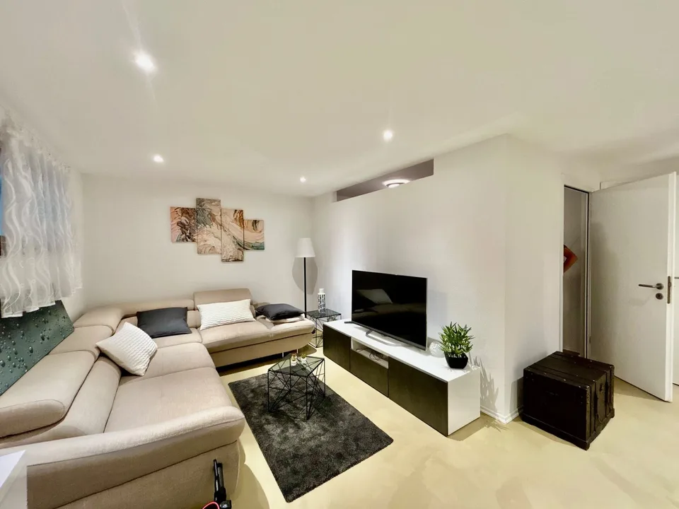 BELLISSIMA CASA DI 5.5 LOCALI CON GIARDINO A MEZZOVICO