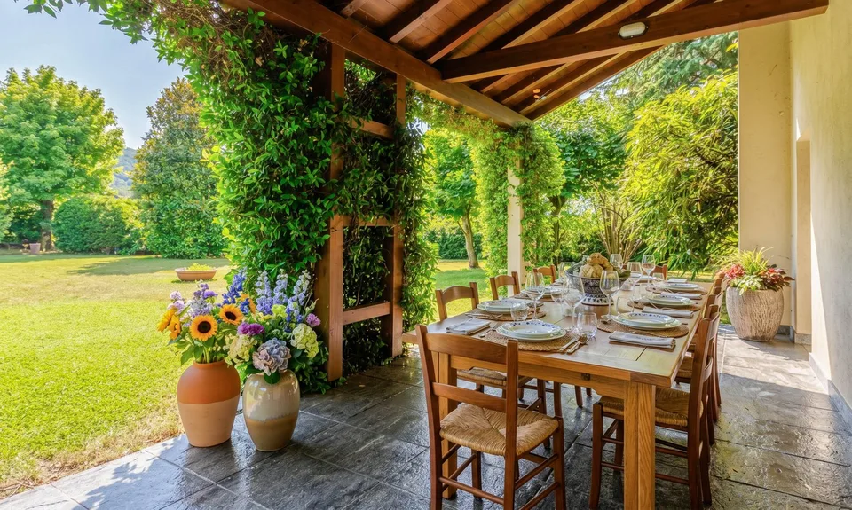 Casa Ticinese 6.5 Lokale mit Garten und Pool in Curio