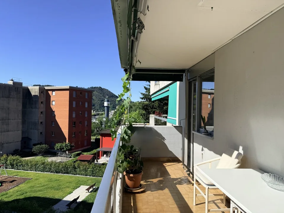 Geräumig und helles 3.5-Zimmer-Wohnung mit zwei Terrassen in Morbio Inferiore