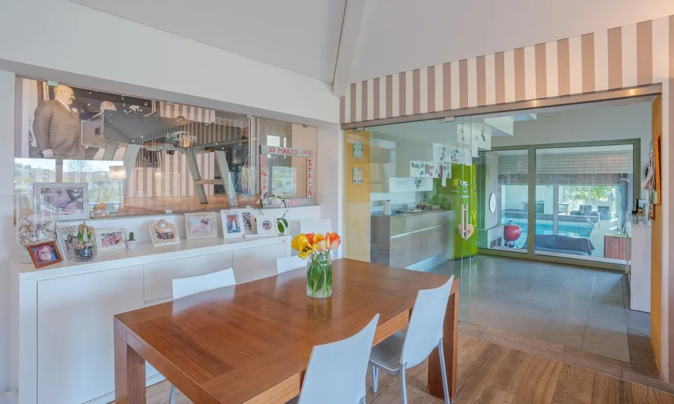EXKLUSIV - VILLA 6.5 ZIMMER MIT POOL IN NOVAZZANO