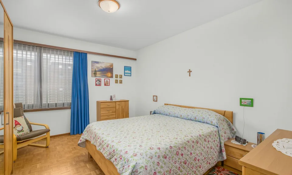 BRIGHT 3.5-ROOM APARTMENT WITH FURNITURE, BALCONIES AND GARAGE IN AGNO