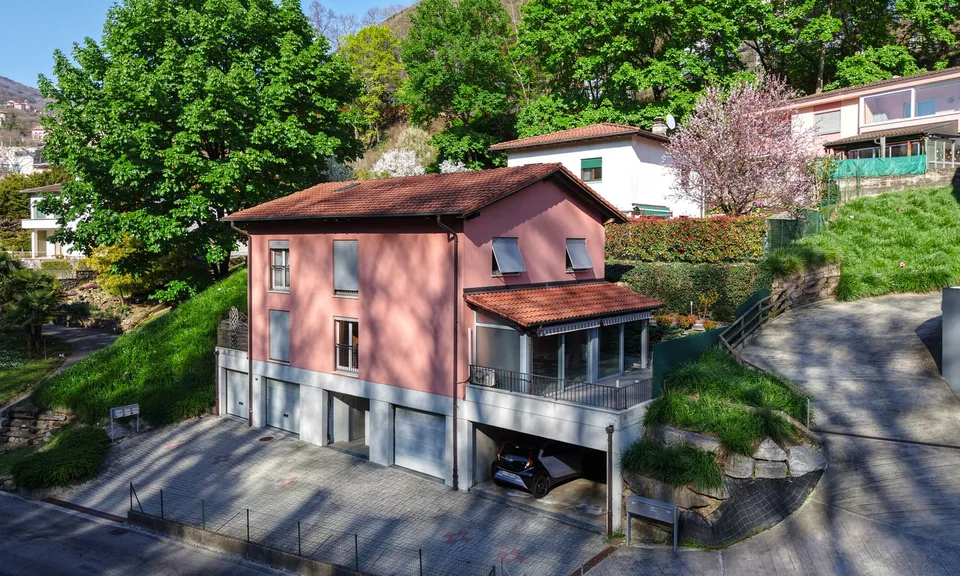 Beautiful 4.5-room apartment with covered terrace in Mendrisio