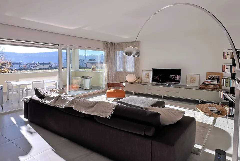 APPARTEMENT STUPÉFIANT ET MODERNE DE 5.5 PIÈCES AVEC GRANDE TERRASSE À STABIO