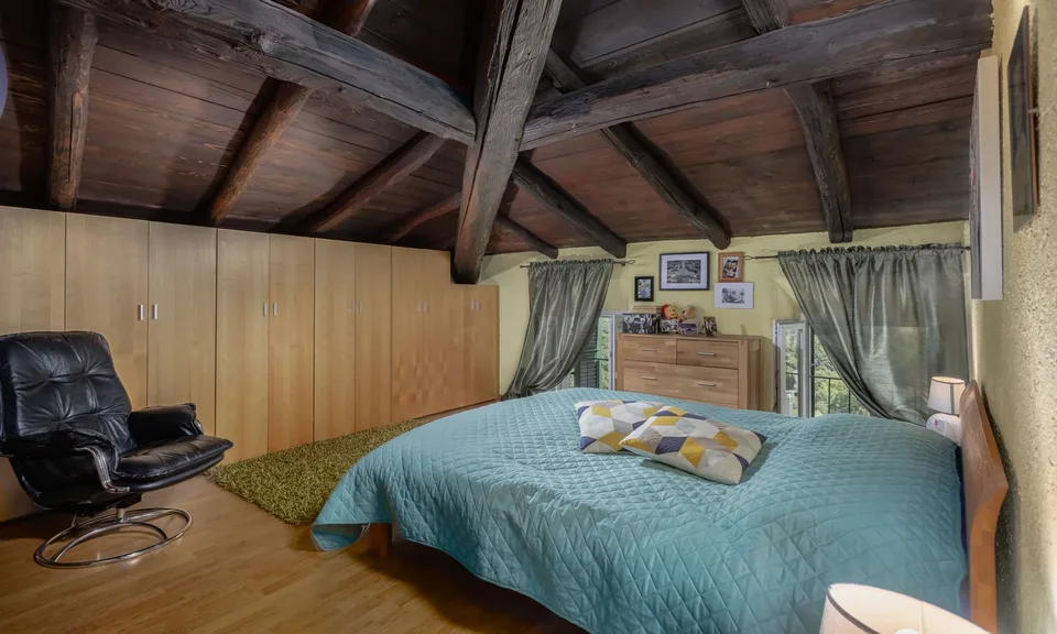 APPARTEMENT 3.5 PIÈCES SPACIEUX AVEC GRANDE TERRASSE ET VUE DÉGAGÉE À CAPRIASCA