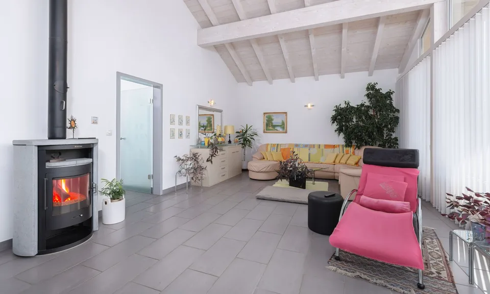 Superbe villa 8.5 pièces avec jardin et grotte à Giubiasco