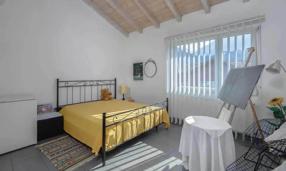 Superbe villa 8.5 pièces avec jardin et grotte à Giubiasco