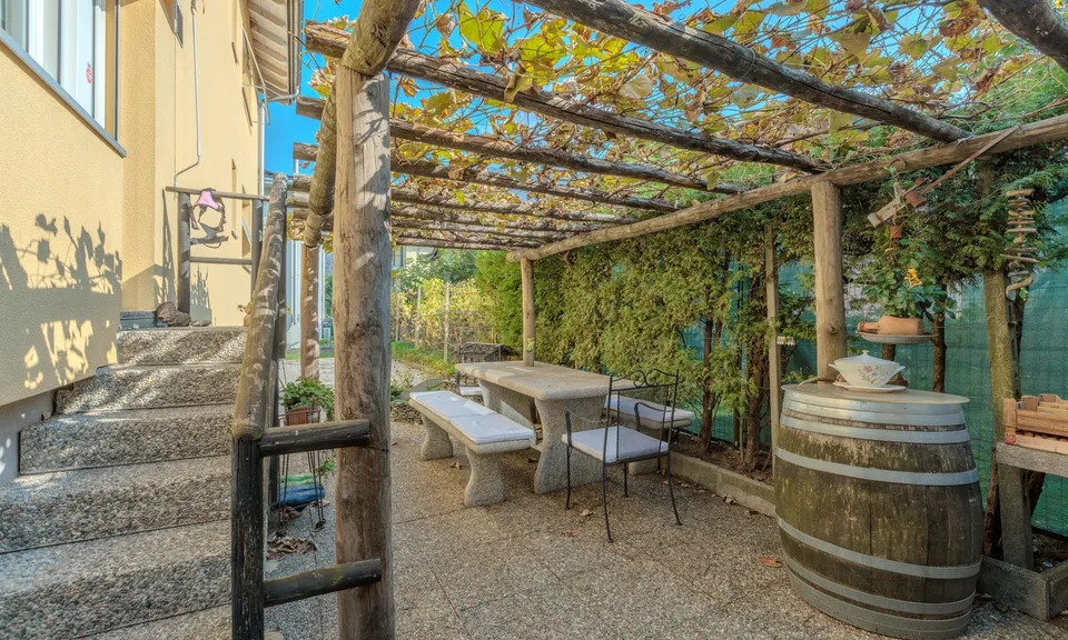 Superbe villa 8.5 pièces avec jardin et grotte à Giubiasco