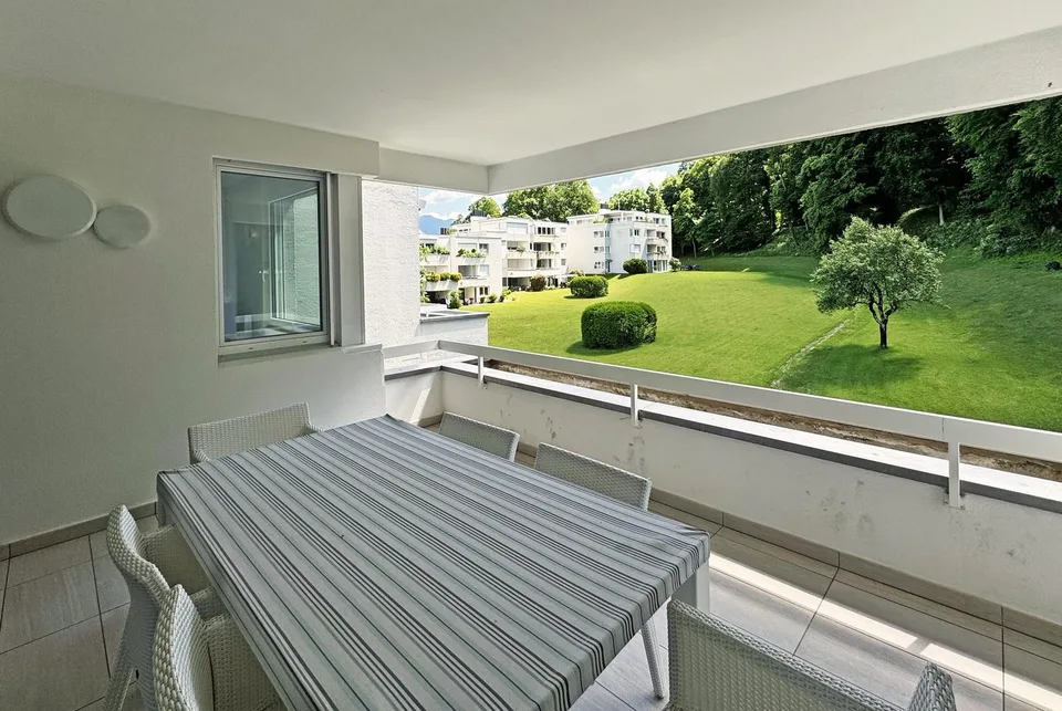 SPLENDIDO E AMPIO 4.5 LOCALI VISTA LAGO NEL VERDE A CARONA