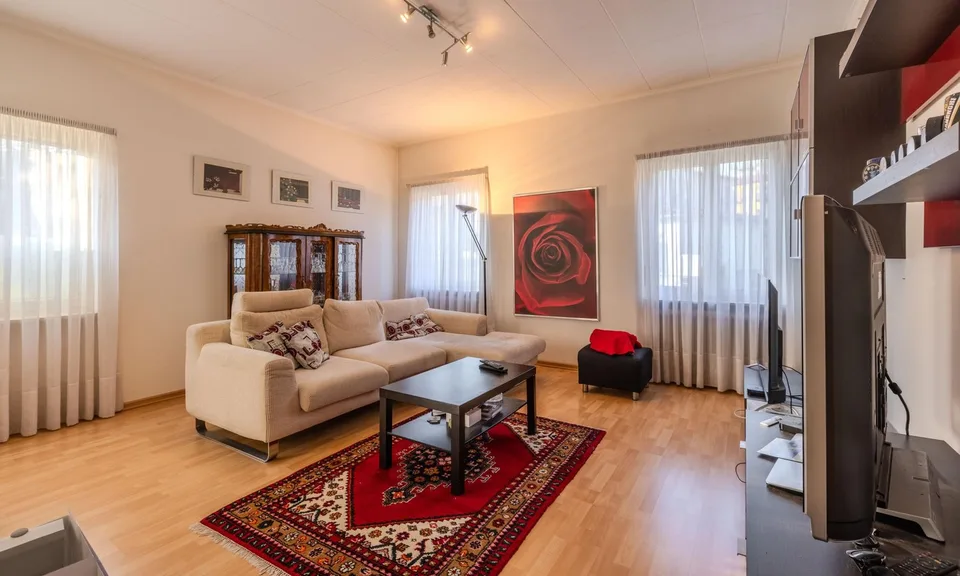Spacious 10-room villa with garden in Morbio Inferiore