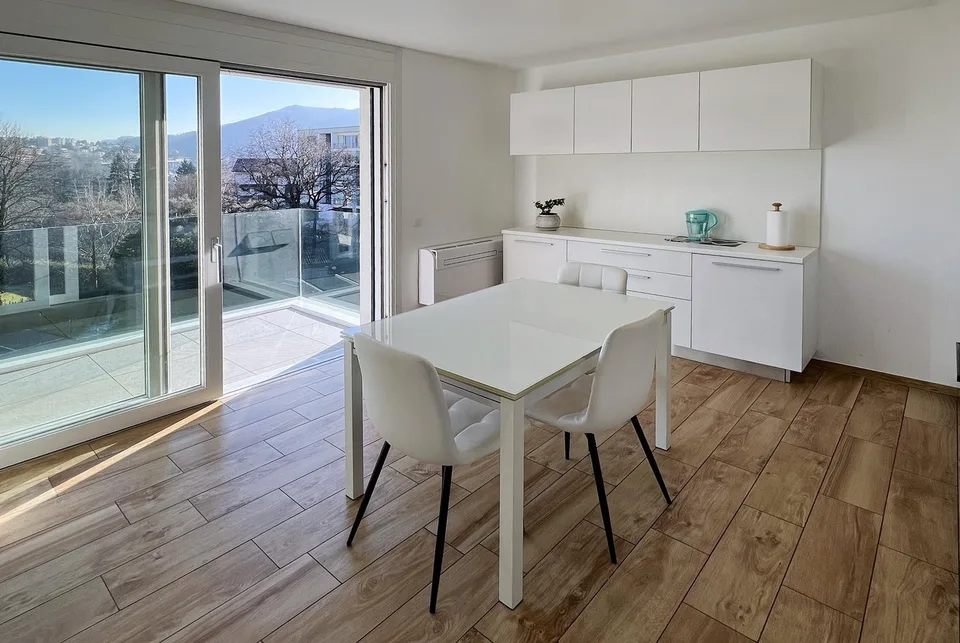 STUPENDO 2.5 LOCALI CON VISTA APERTA COME NUOVO A VACALLO
