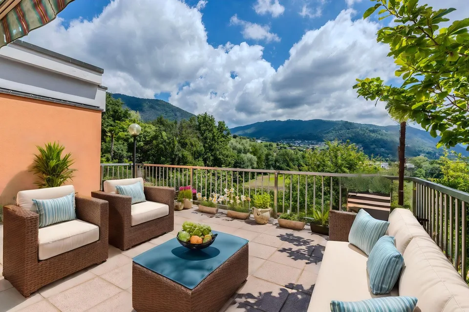 Villa in ruhiger Zone mit großem Garten in Coldrerio