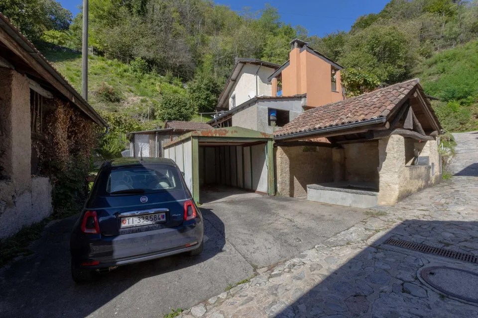 SPLENDIDO E COMODO 2.5 LOCALI CON CAMINO A CURIO