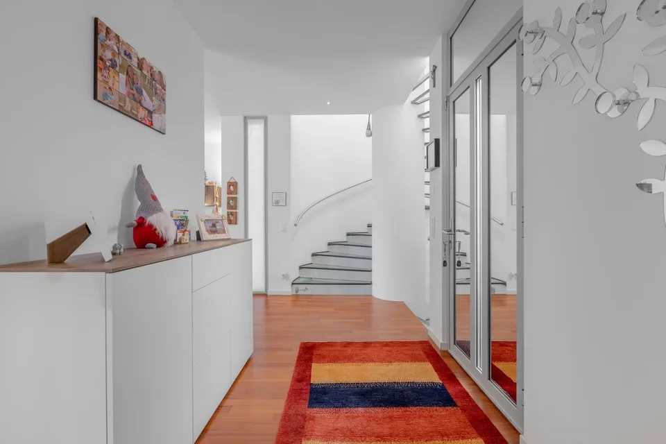 Superbe villa 5.5 pièces comme neuve avec piscine à Manno