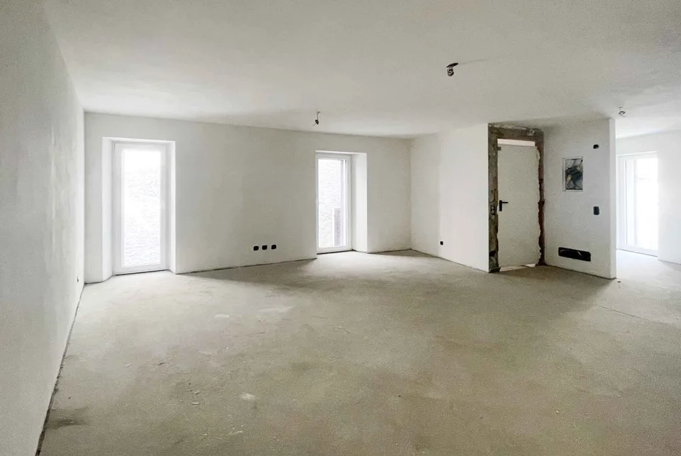 GRANDE CASA 6.5 LOCALI INTERAMENTE RINNOVATA A MIGLIEGLIA