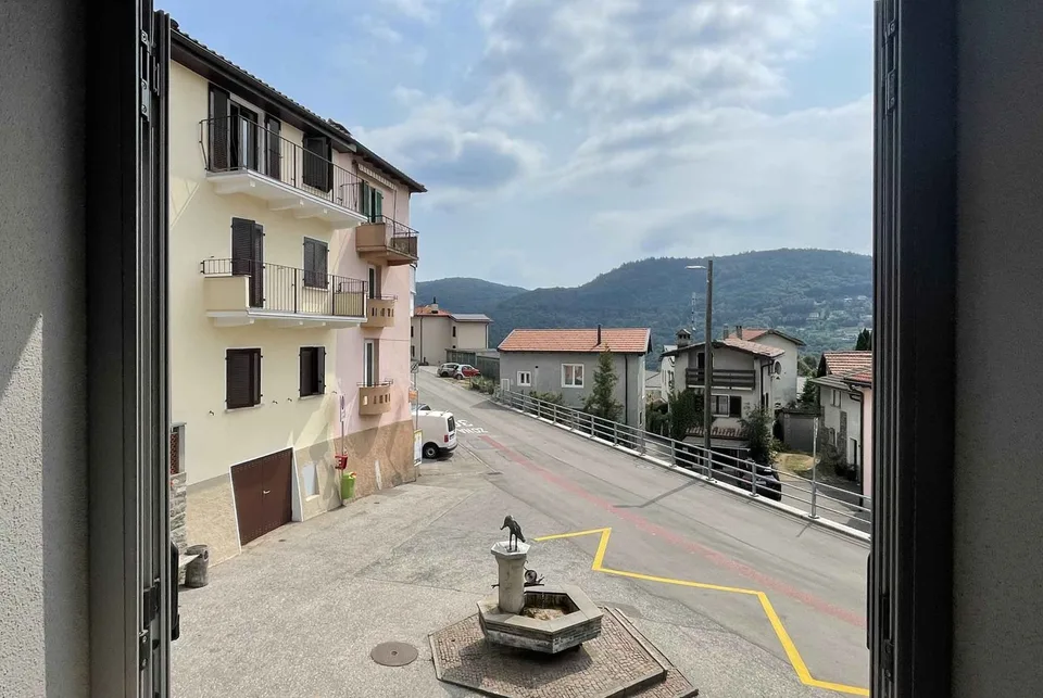 GRANDE CASA 6.5 LOCALI INTERAMENTE RINNOVATA A MIGLIEGLIA