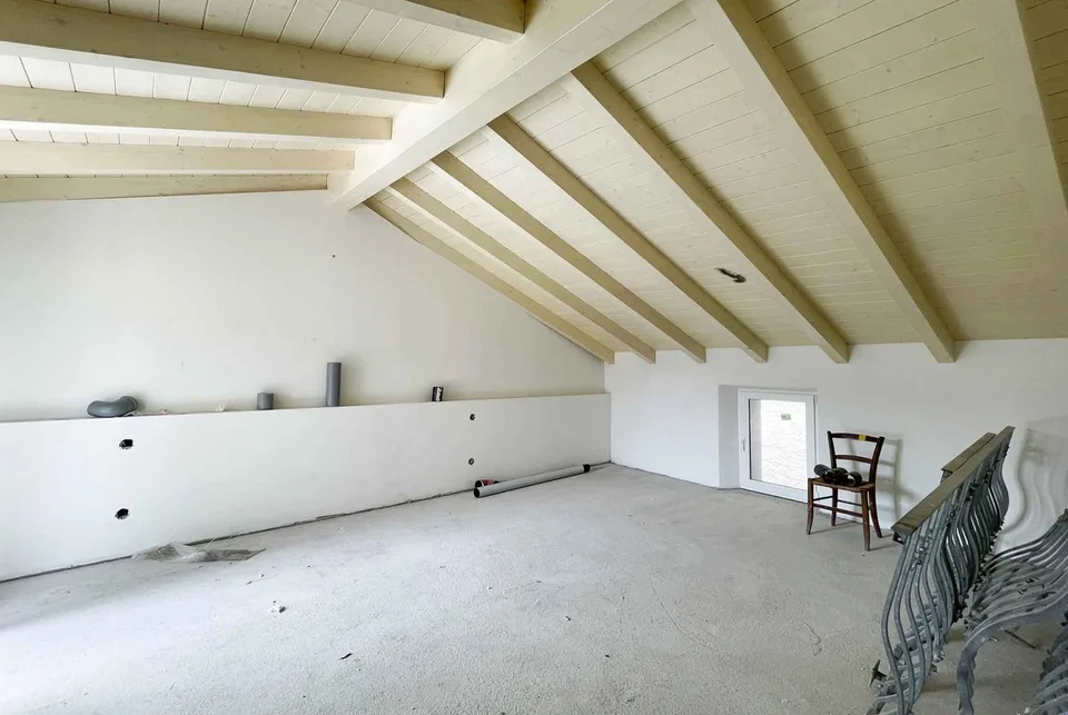 GRANDE CASA 6.5 LOCALI INTERAMENTE RINNOVATA A MIGLIEGLIA