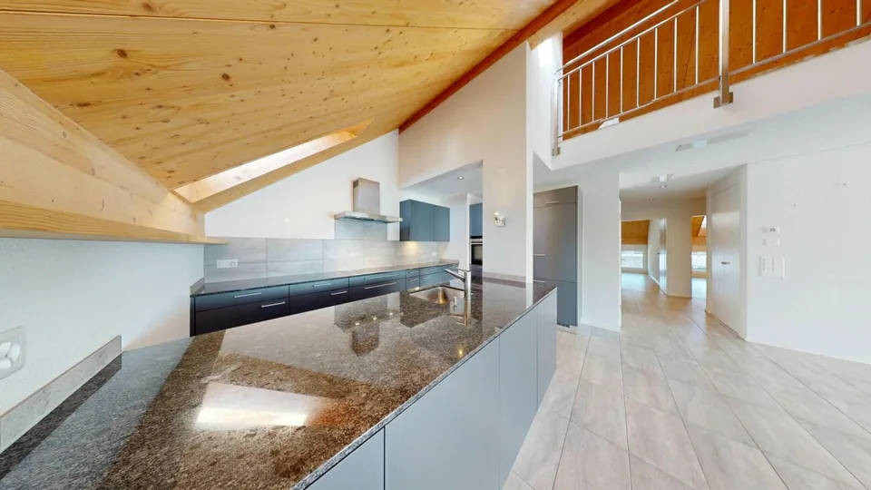 Vivere come in una casa unifamiliare: maisonette di 5,5 locali su 168 m² vicino all'Aare