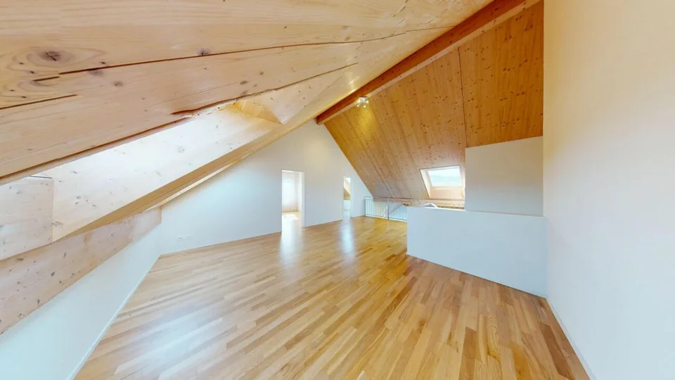 Vivere come in una casa unifamiliare: maisonette di 5,5 locali su 168 m² vicino all'Aare