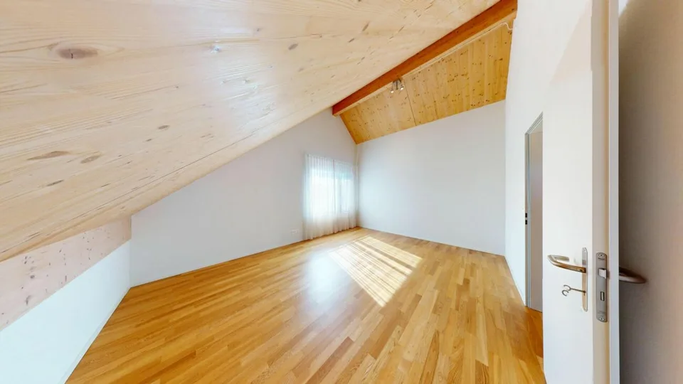 Vivere come in una casa unifamiliare: maisonette di 5,5 locali su 168 m² vicino all'Aare