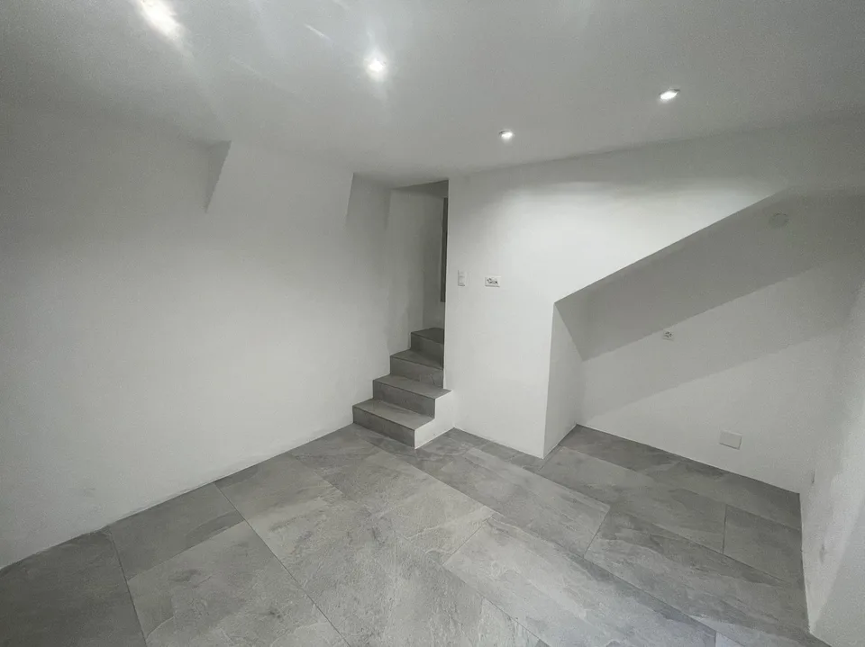 Jolie maisonnette de nucleo 3.5 complètement rénovée